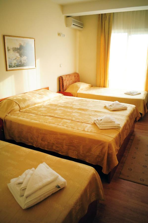 Vip Hotel Skopje - New Management エクステリア 写真