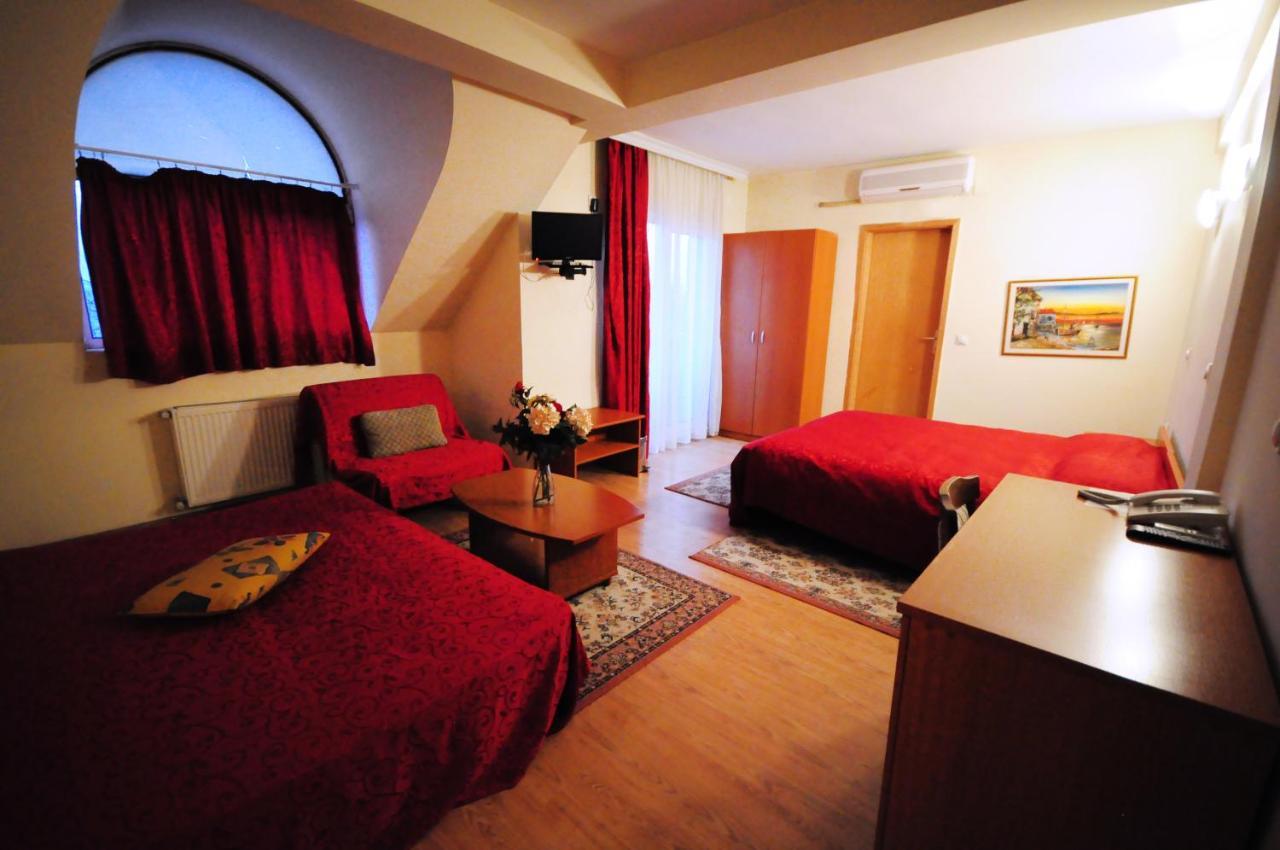Vip Hotel Skopje - New Management エクステリア 写真