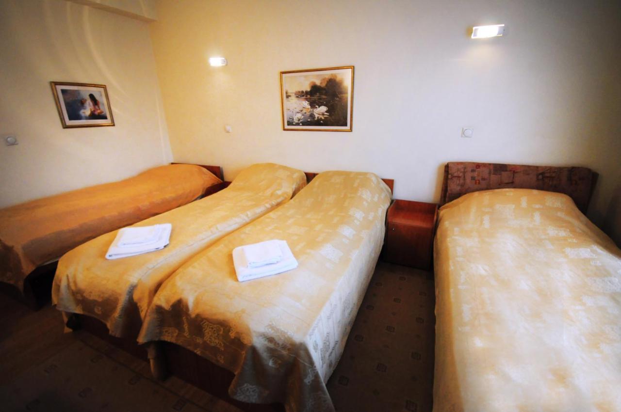 Vip Hotel Skopje - New Management エクステリア 写真