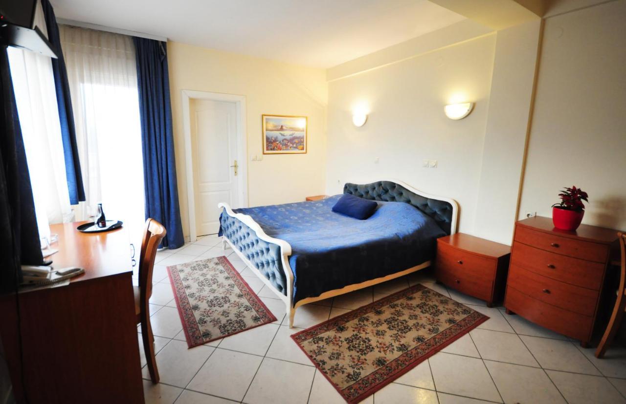 Vip Hotel Skopje - New Management エクステリア 写真