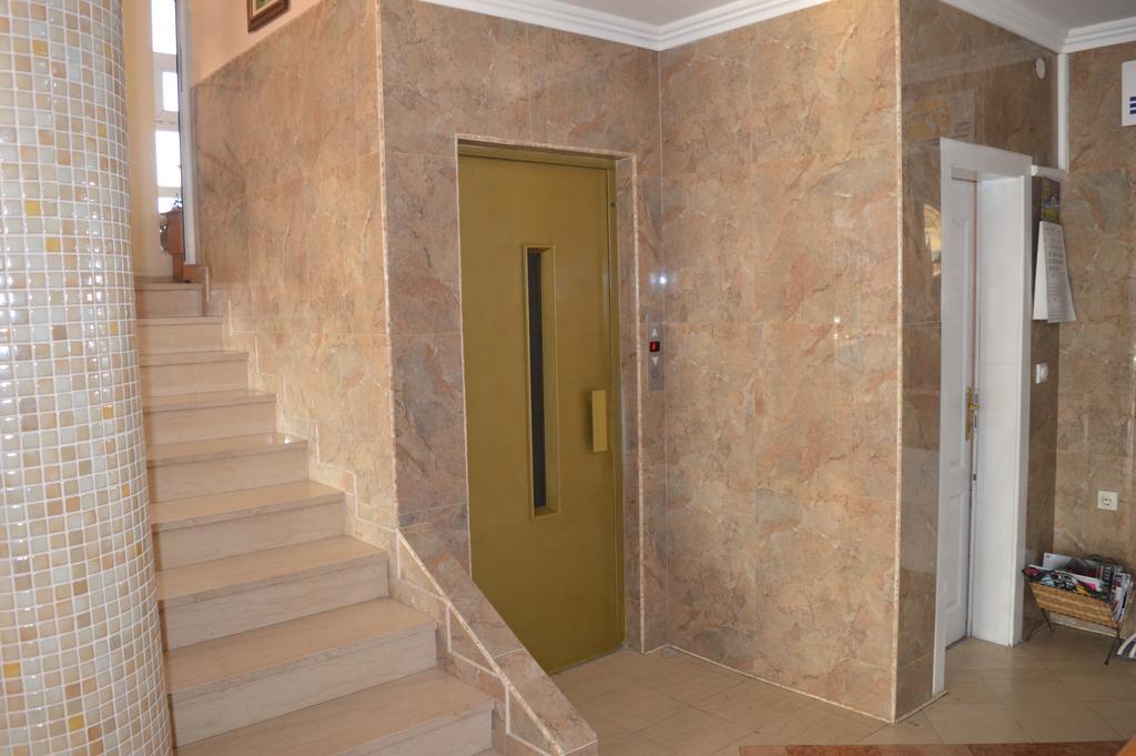Vip Hotel Skopje - New Management エクステリア 写真