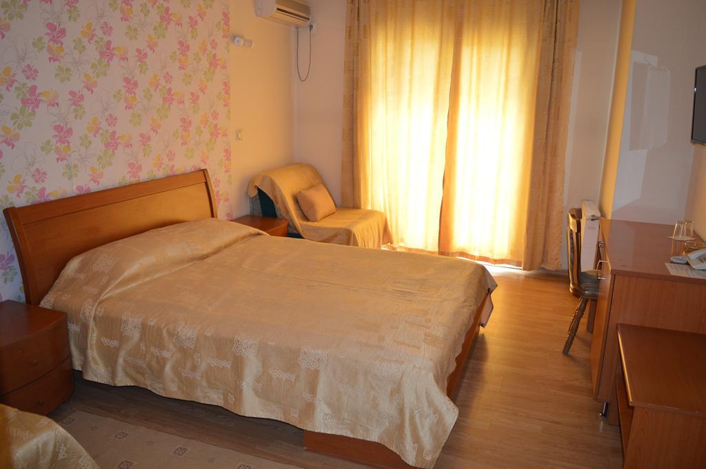 Vip Hotel Skopje - New Management エクステリア 写真