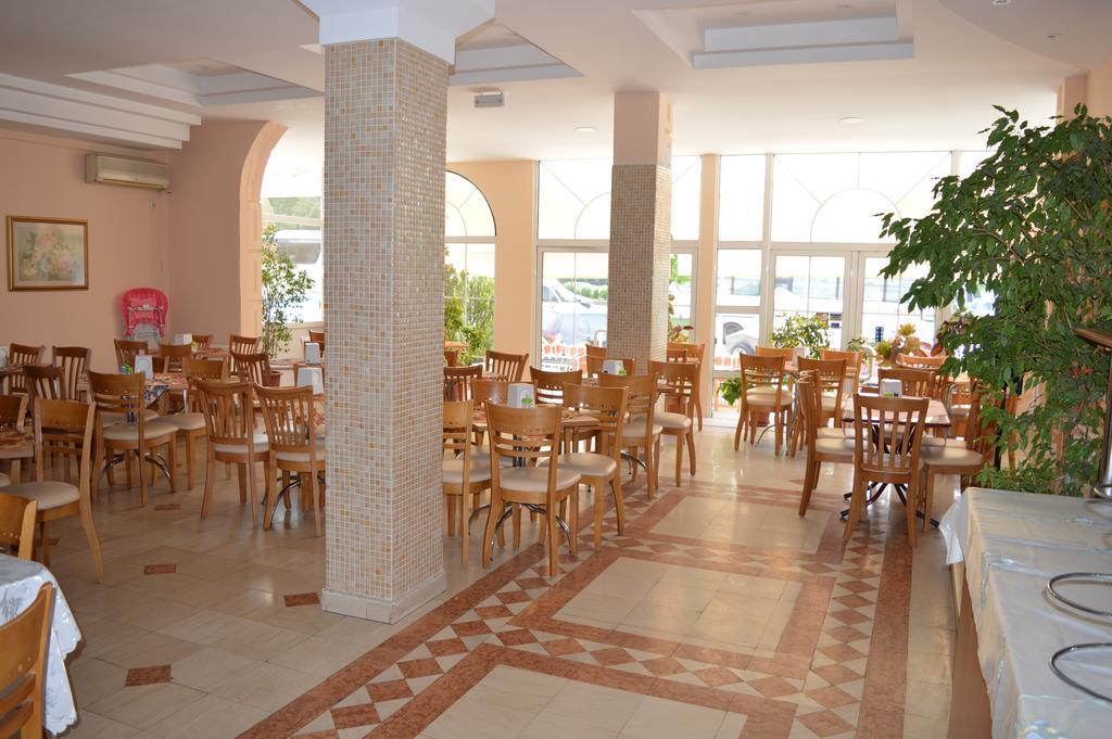 Vip Hotel Skopje - New Management エクステリア 写真