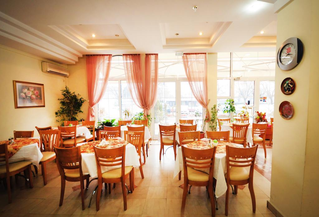 Vip Hotel Skopje - New Management エクステリア 写真