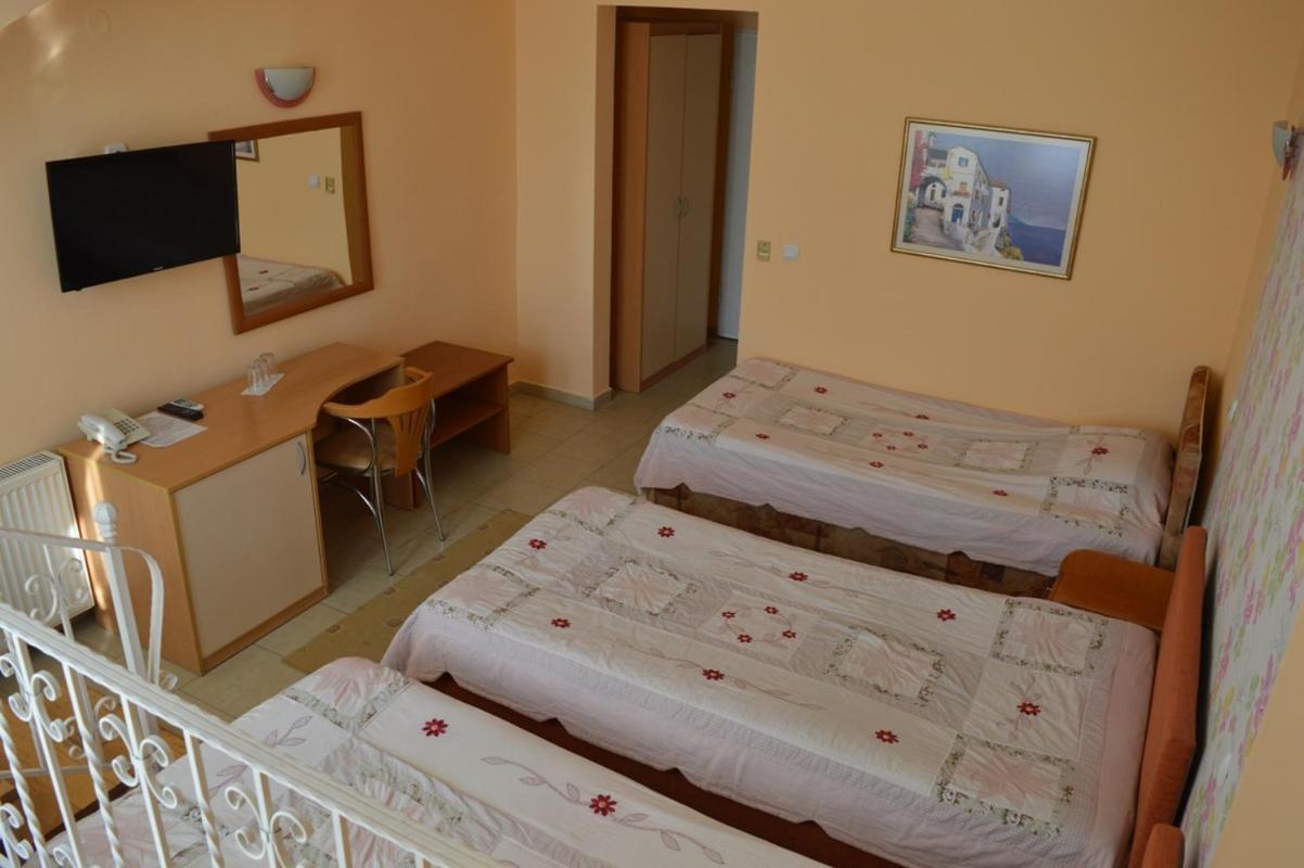 Vip Hotel Skopje - New Management エクステリア 写真