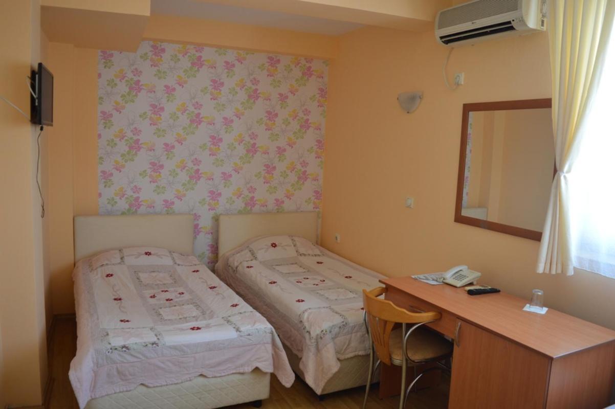 Vip Hotel Skopje - New Management エクステリア 写真